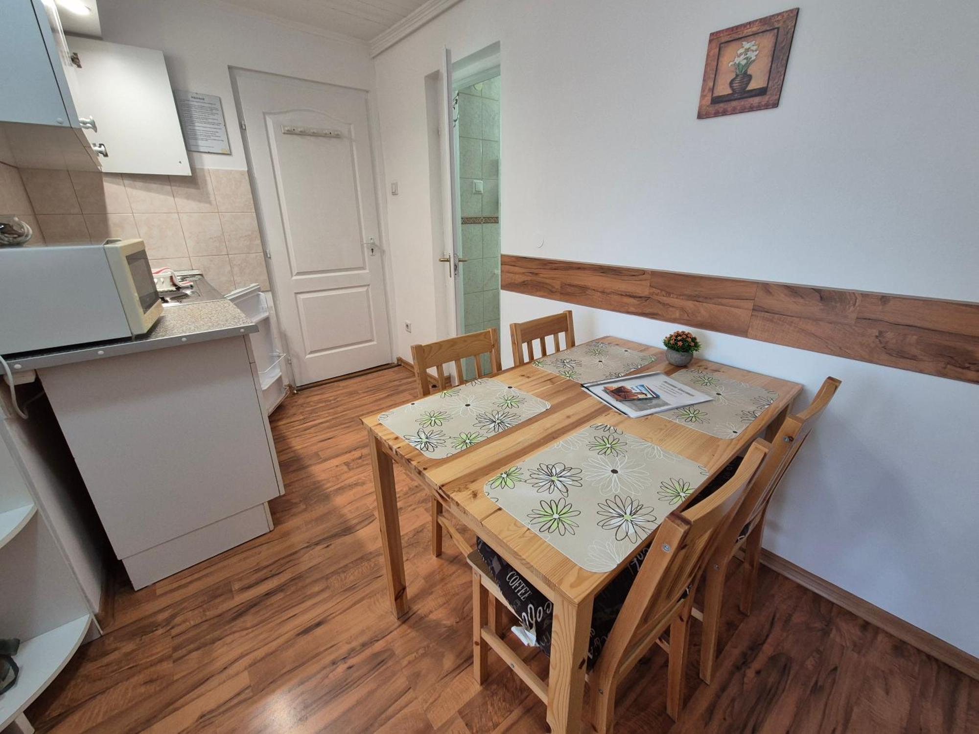 Roxanna Apartman Gyula Extérieur photo