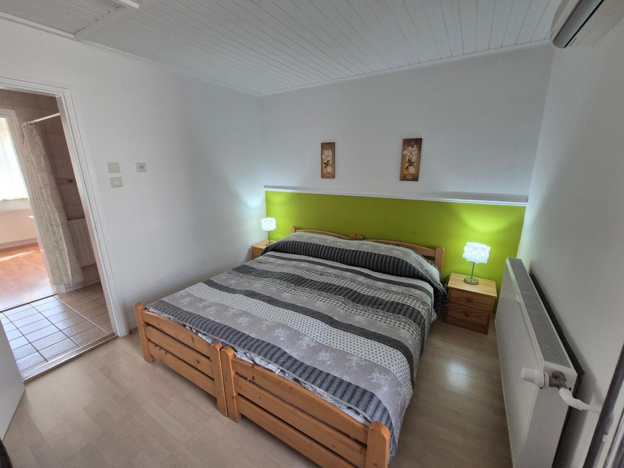 Roxanna Apartman Gyula Extérieur photo