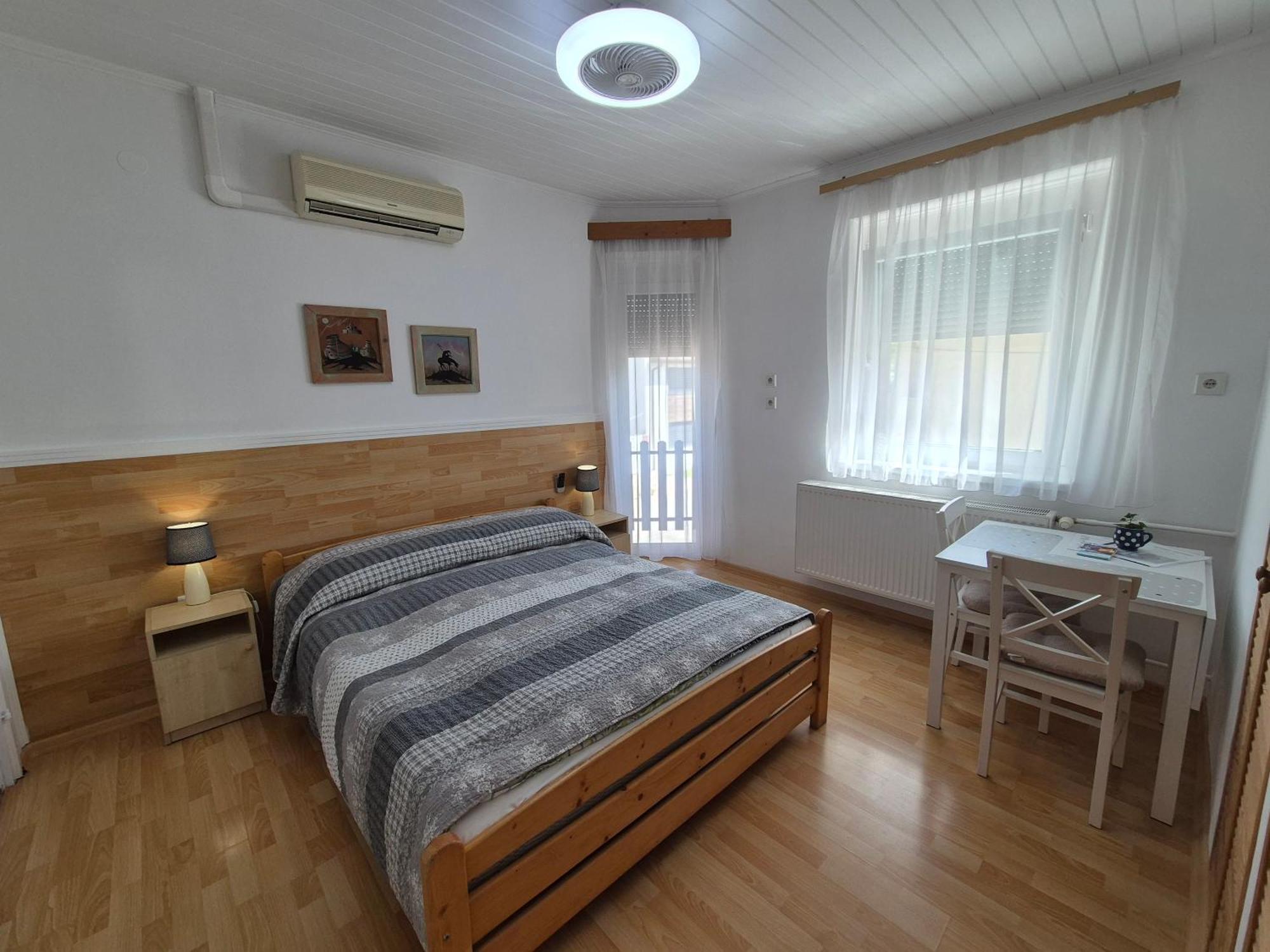 Roxanna Apartman Gyula Extérieur photo