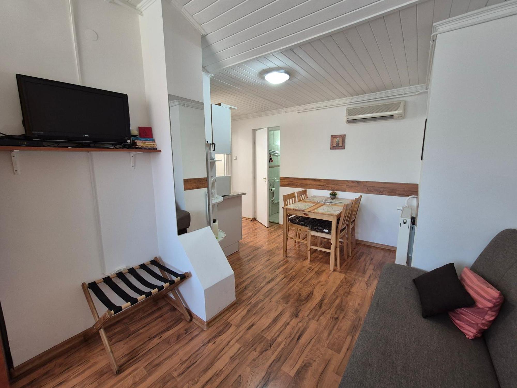 Roxanna Apartman Gyula Extérieur photo