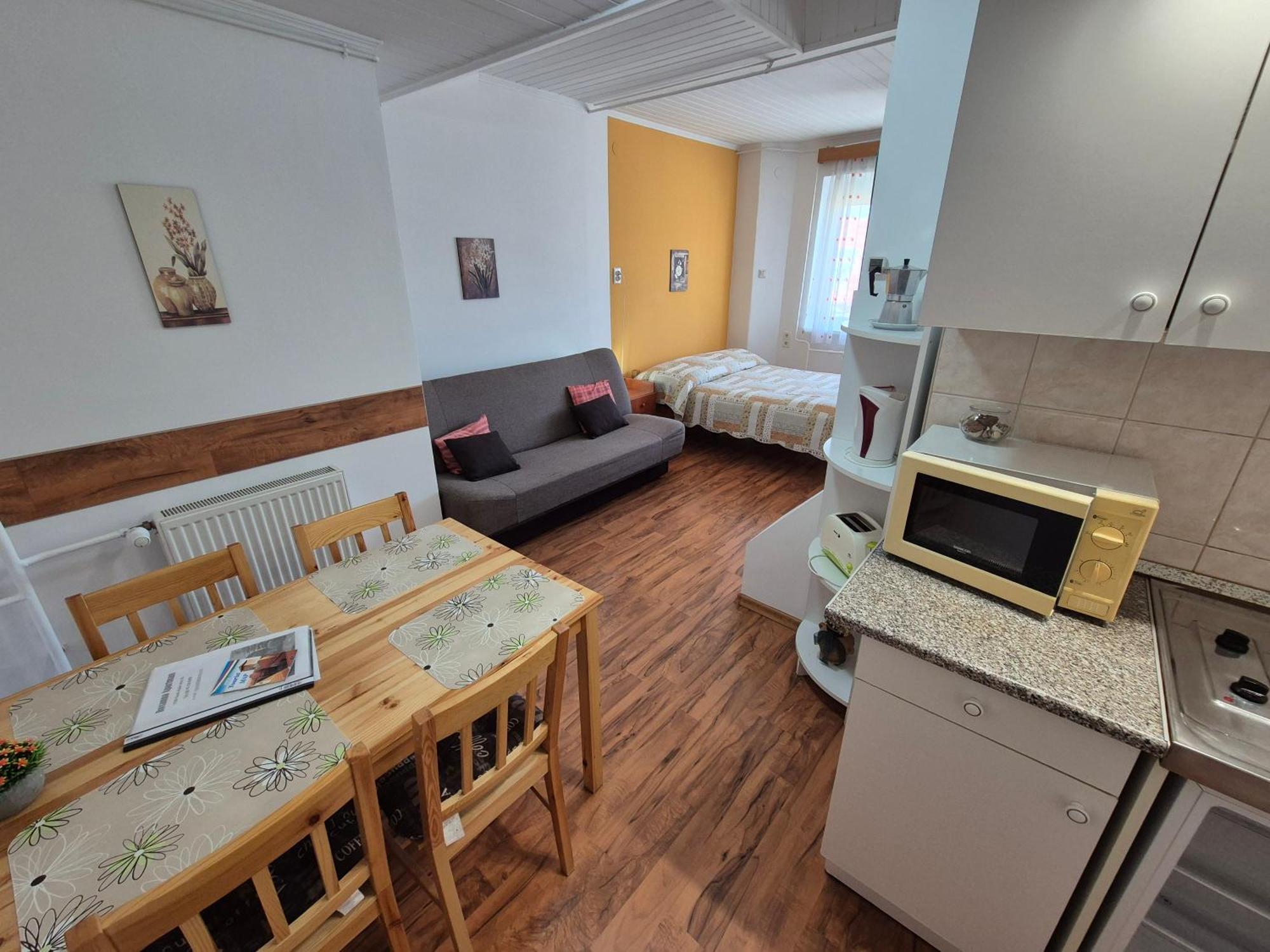 Roxanna Apartman Gyula Extérieur photo