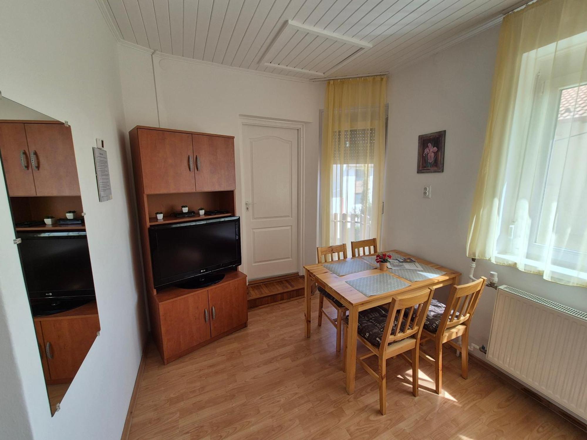Roxanna Apartman Gyula Extérieur photo