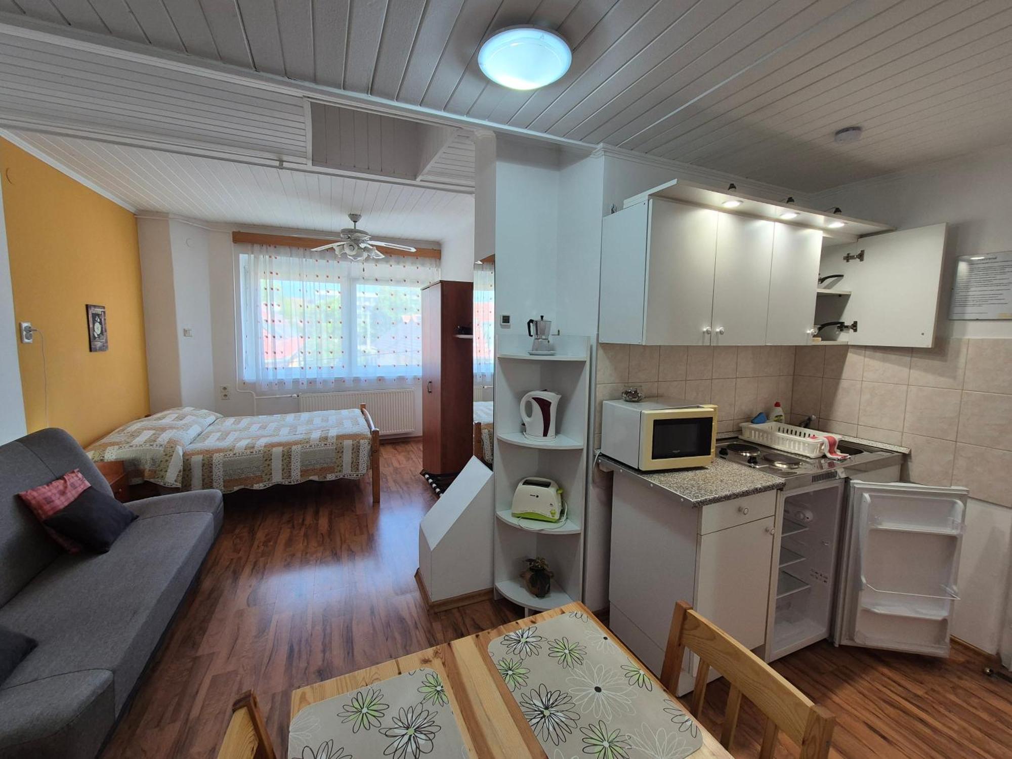 Roxanna Apartman Gyula Extérieur photo